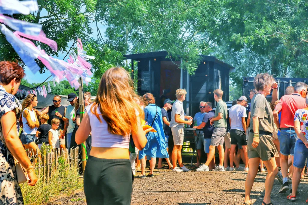 Fair met foodtruck en bar als activiteit rondom het Tjeukemeer | SimmerFair